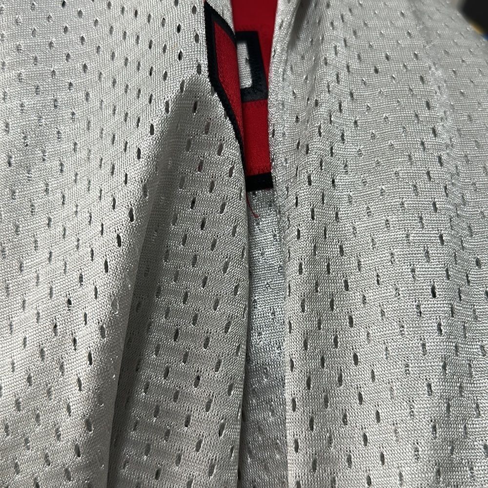 Mitchell & Ness 97-98 Scottie Pippen Bulls Swingman Jersey - Large - Picture 7 of 7